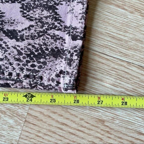 NWT BDG Urban Outfitters Pink Snakeskin Print High-Rise Skinny Jeans - Picture 5 of 10